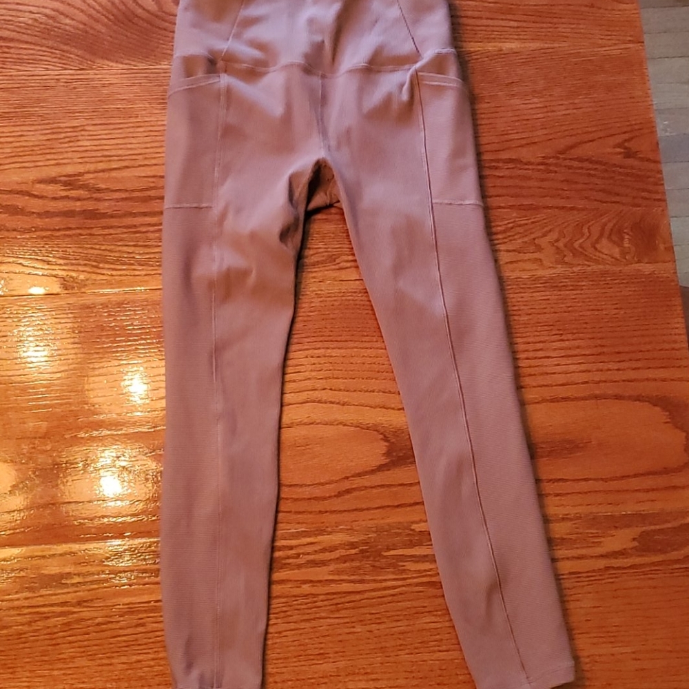 Purple ankle length active leggings
